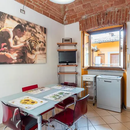 Historic Center Bright With Terrace Apartment Asti