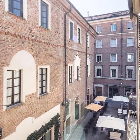 Historic Center Bright With Terrace Asti